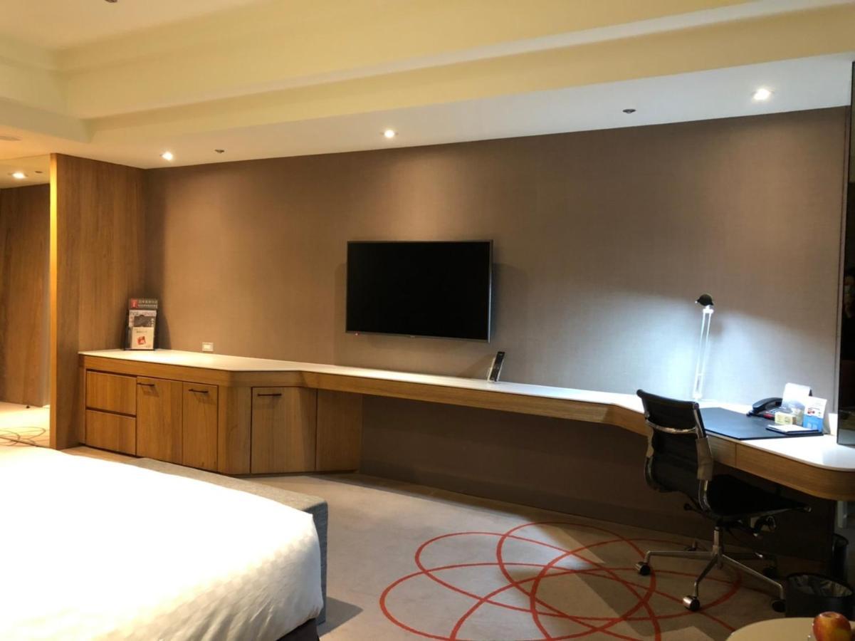 Hotel Royal Hsinchu Exterior foto A room at the hotel