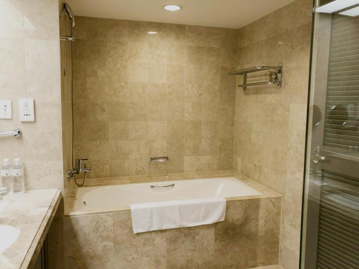 Hotel Royal Hsinchu Exterior foto A bathtub