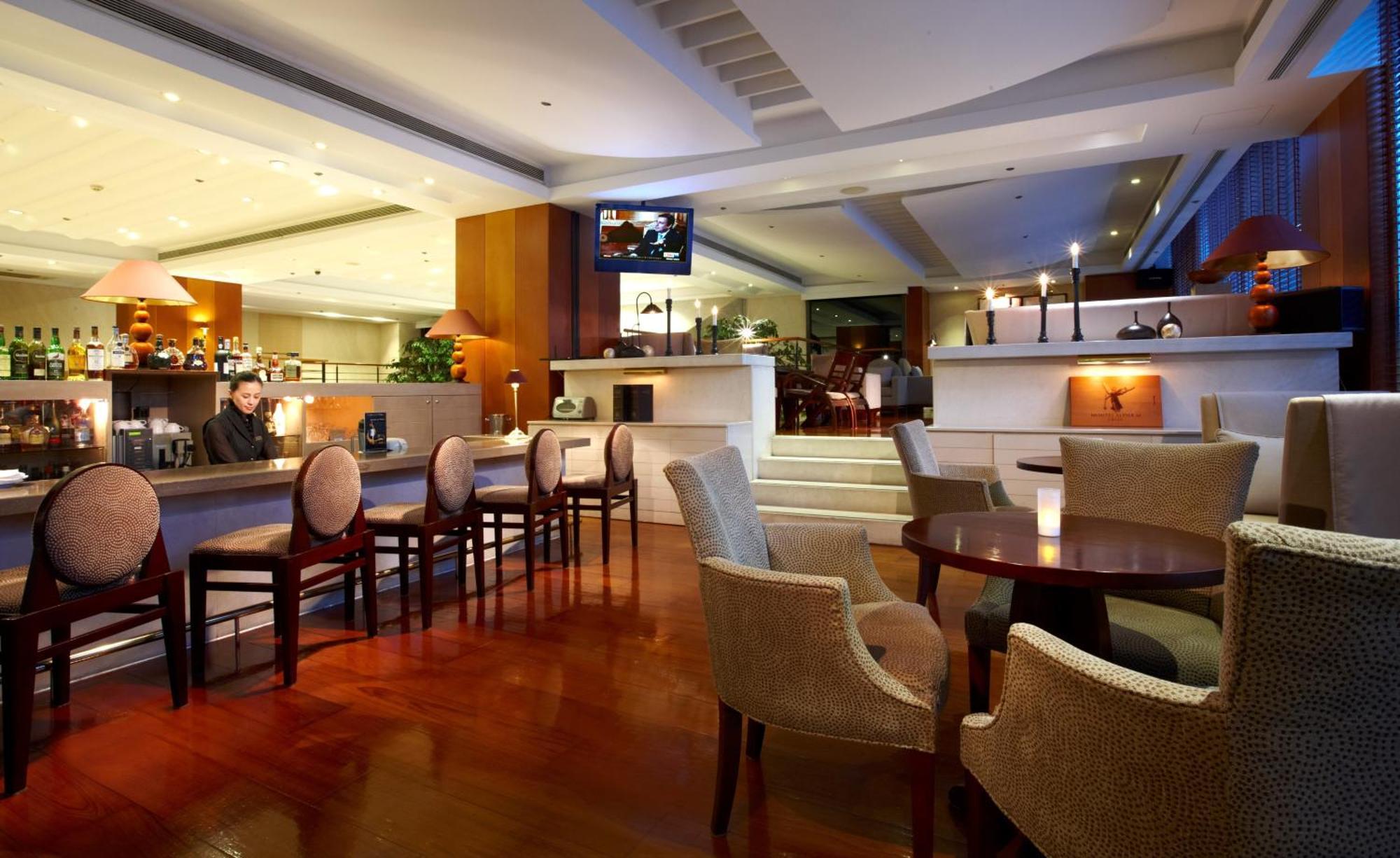 Hotel Royal Hsinchu Restaurant foto The Bar