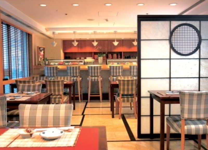 Hotel Royal Hsinchu Restaurant foto Interior of a sushi restaurant