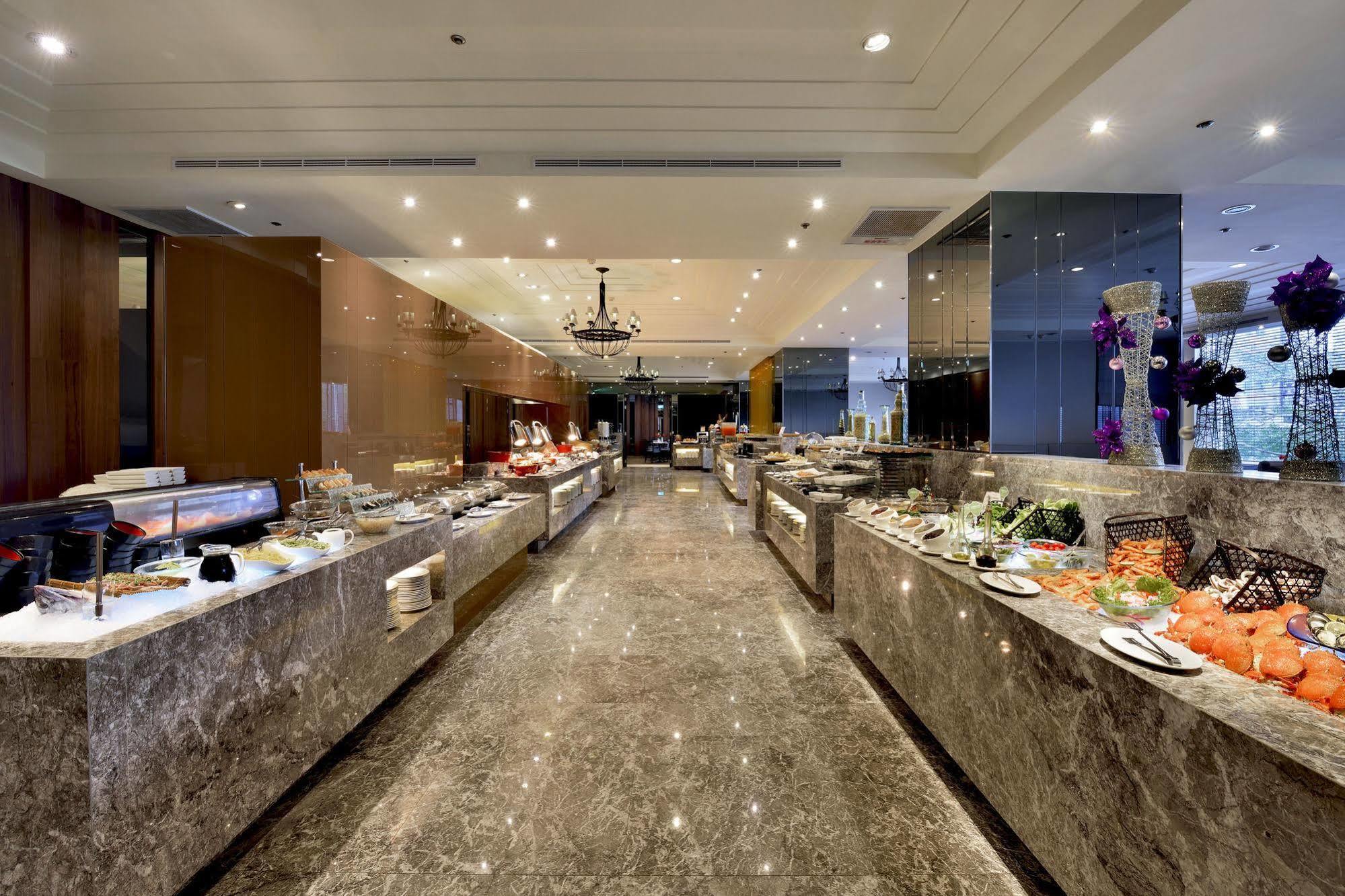 Hotel Royal Hsinchu Exterior foto The buffet at the hotel